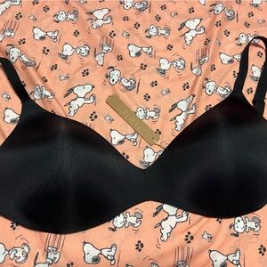 Wireless foam push up plunge bra